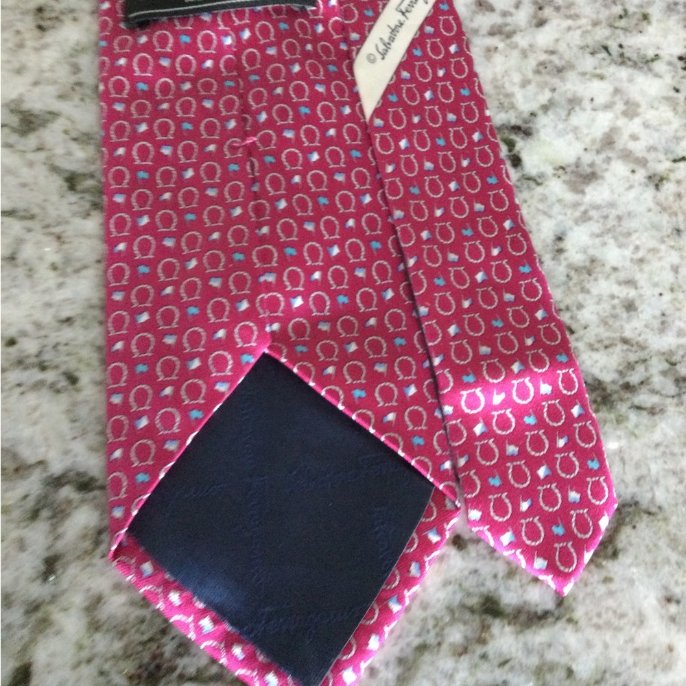 Silk Pink Patterned Tie by Salvatore Ferragamo